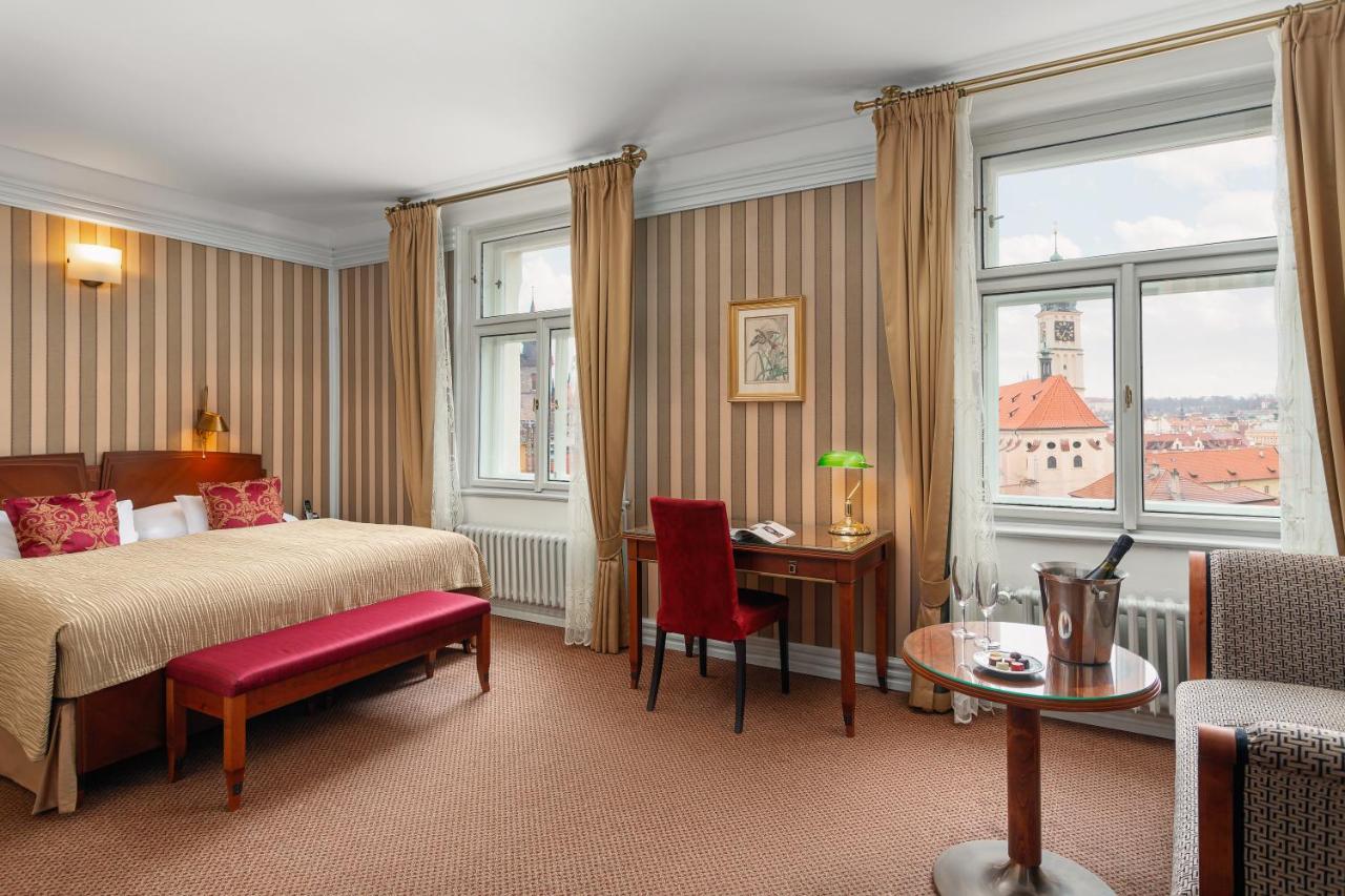 Отель Paris 5*