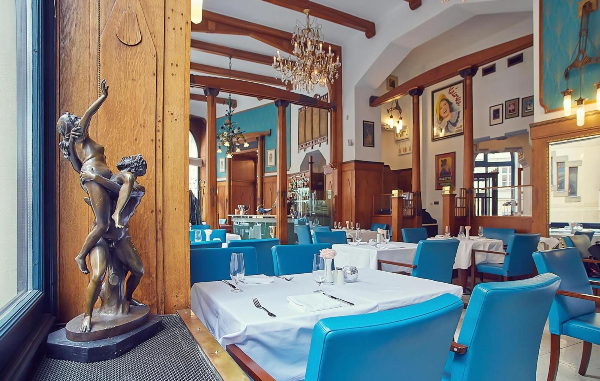 Отель Paris 5*